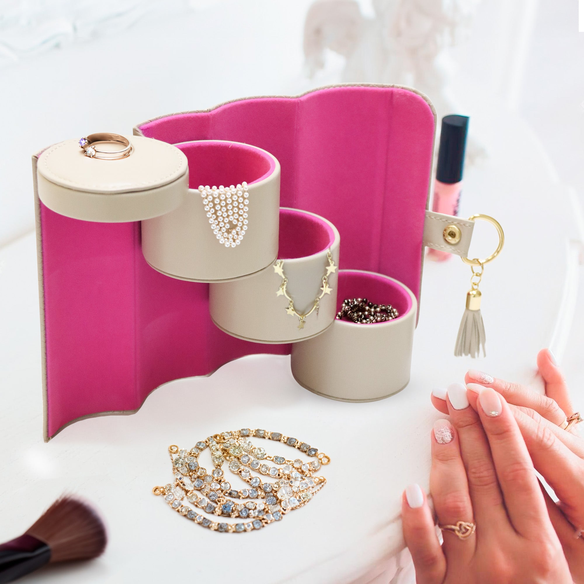 Joyero de Viaje Compacto – Estuche Organizador de Joyas con Múltiples Compartimentos