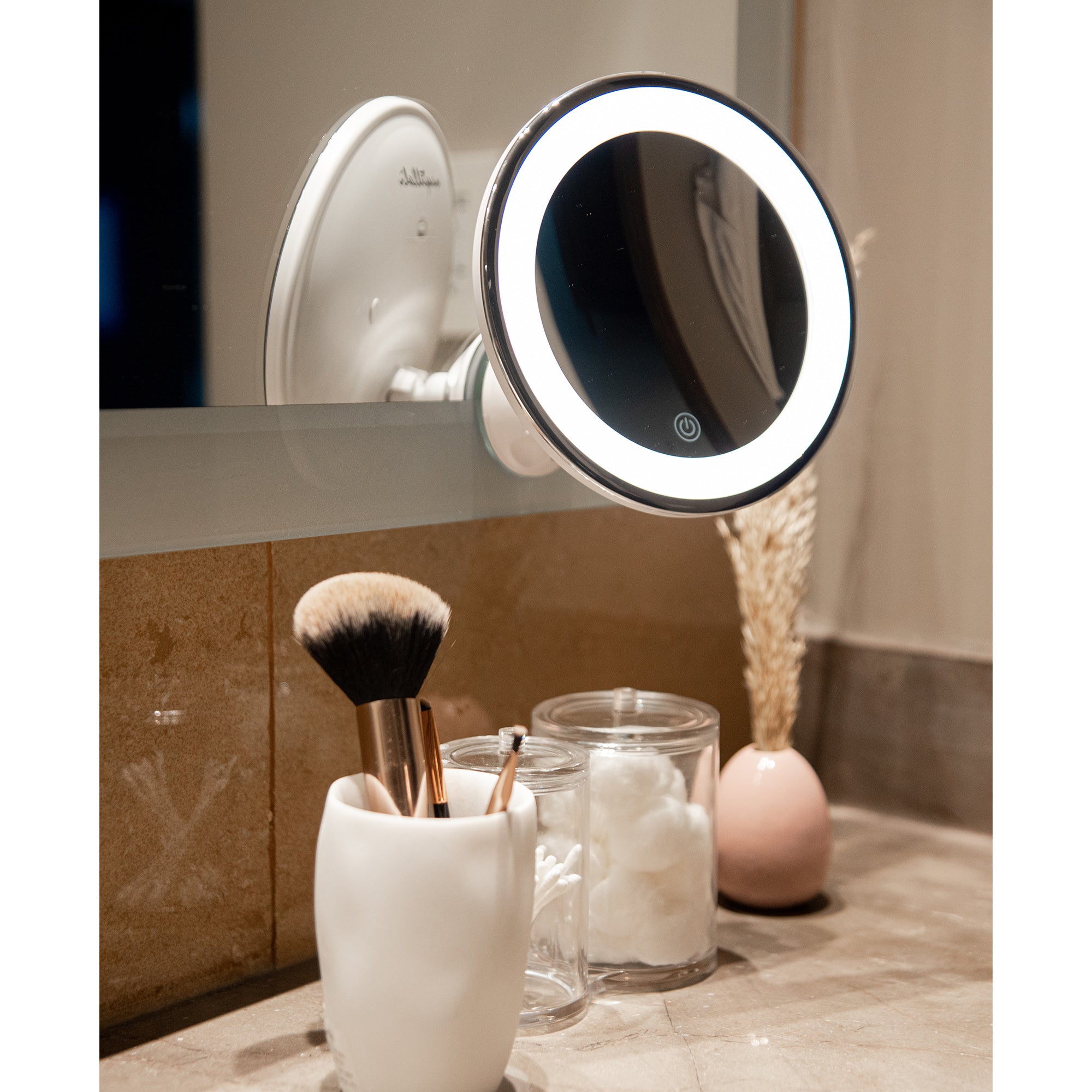 Espejo LED 10x con Ventosa para Baño – Iluminación Ajustable y Giro de 360 Grados
