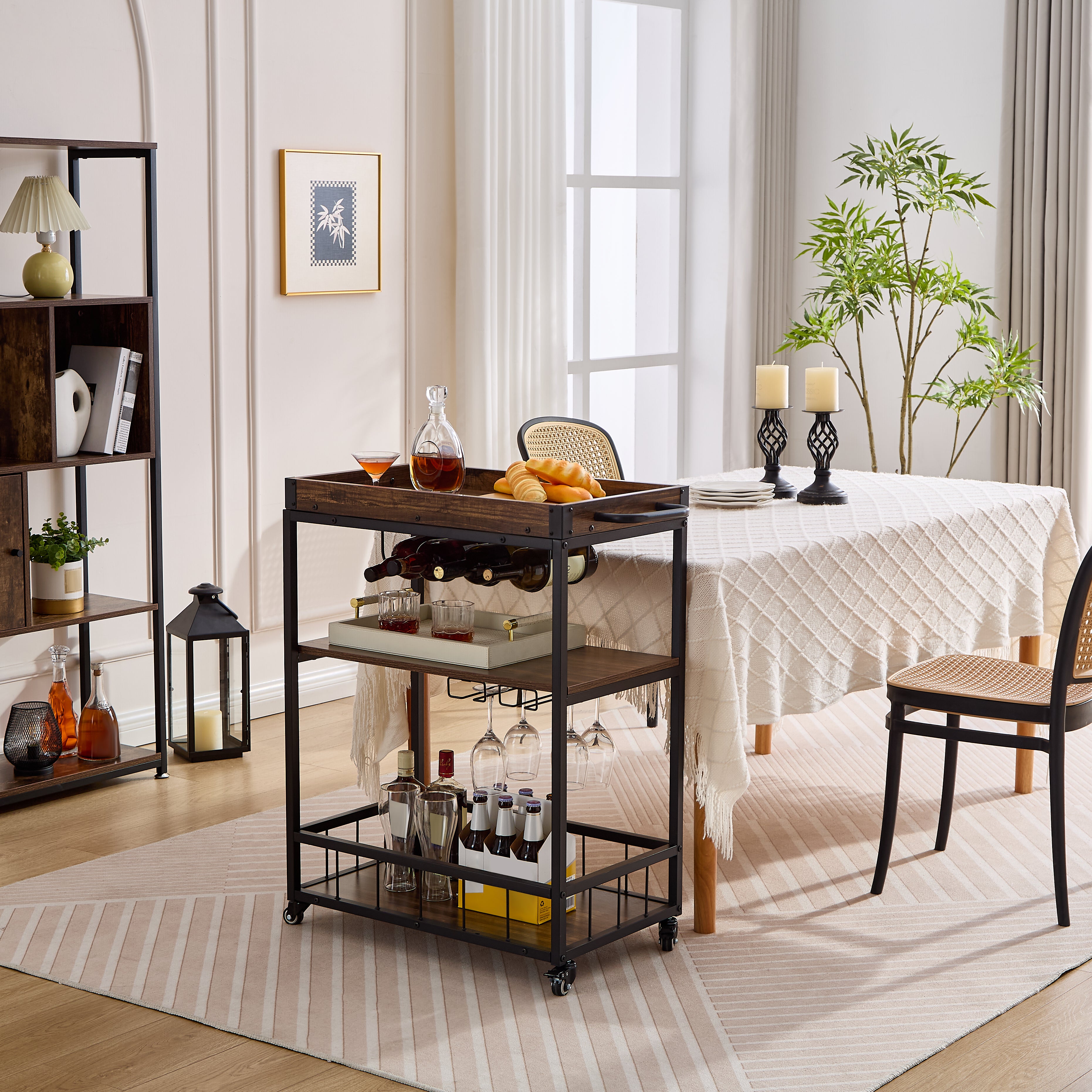 Carrito de Bar de 3 Niveles con Ruedas, Bandeja Extraíble y Soporte para Copas – MDF Marrón Rústico