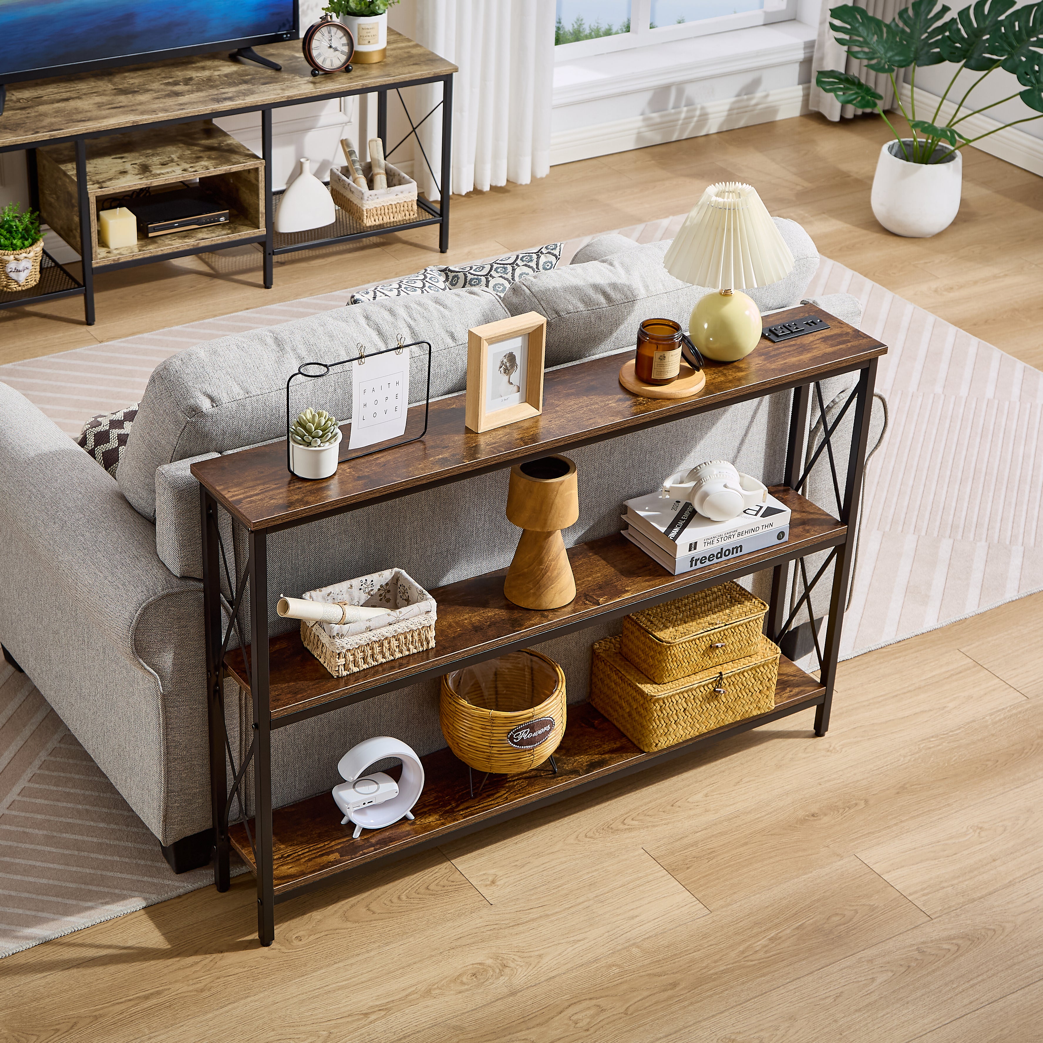 Mesa Consola 120 cm Estrecha de 3 Niveles – Con Regleta Eléctrica y Diseño Atigrado Moderno