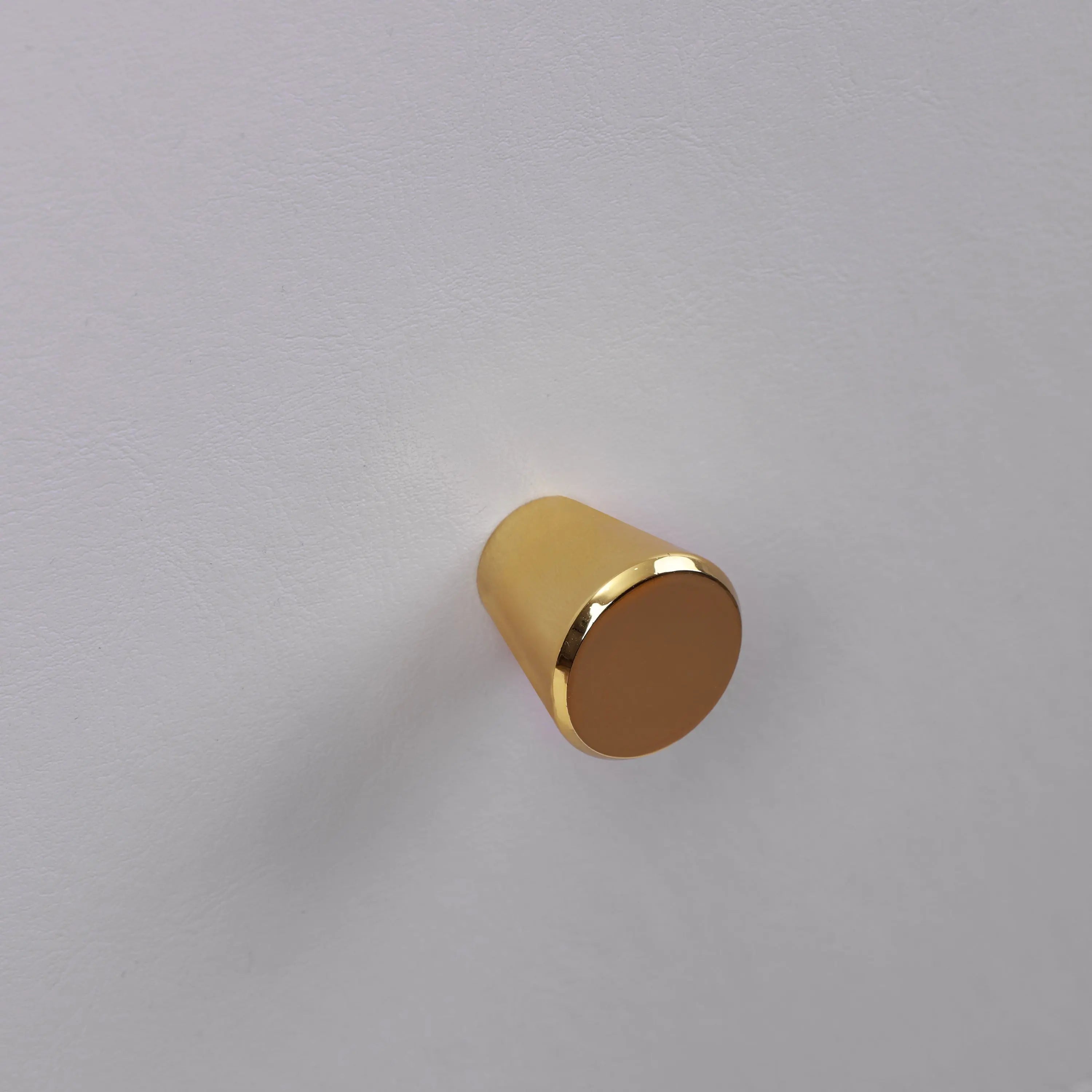 Cómoda Ancha de 6 Cajones para Almacenamiento en Hogar y Oficina, con Estructura de Metal, Tabla de MDF y Cajones de Tela No Tejida con Cubiertas de Cuero PU MU:4LIFE